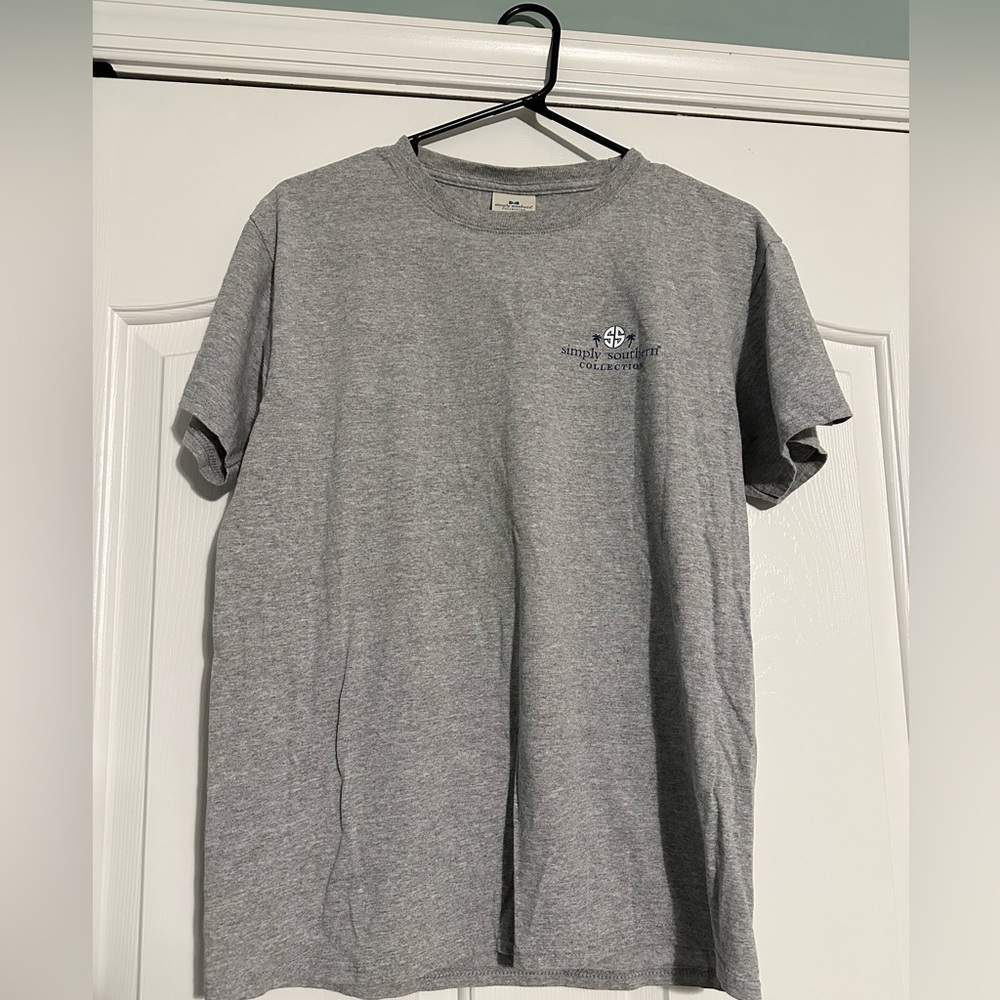 Simply Southern Heather Gray Tee with Navy Logo, excellent condition. Size M.